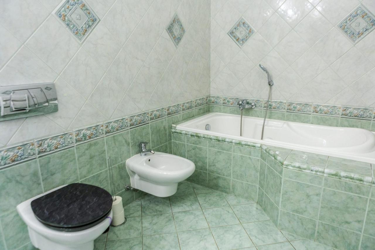 Luxury Downtown 3 Bedroom Apartment By Synagoge With Beautiful View Budapest Exterior foto