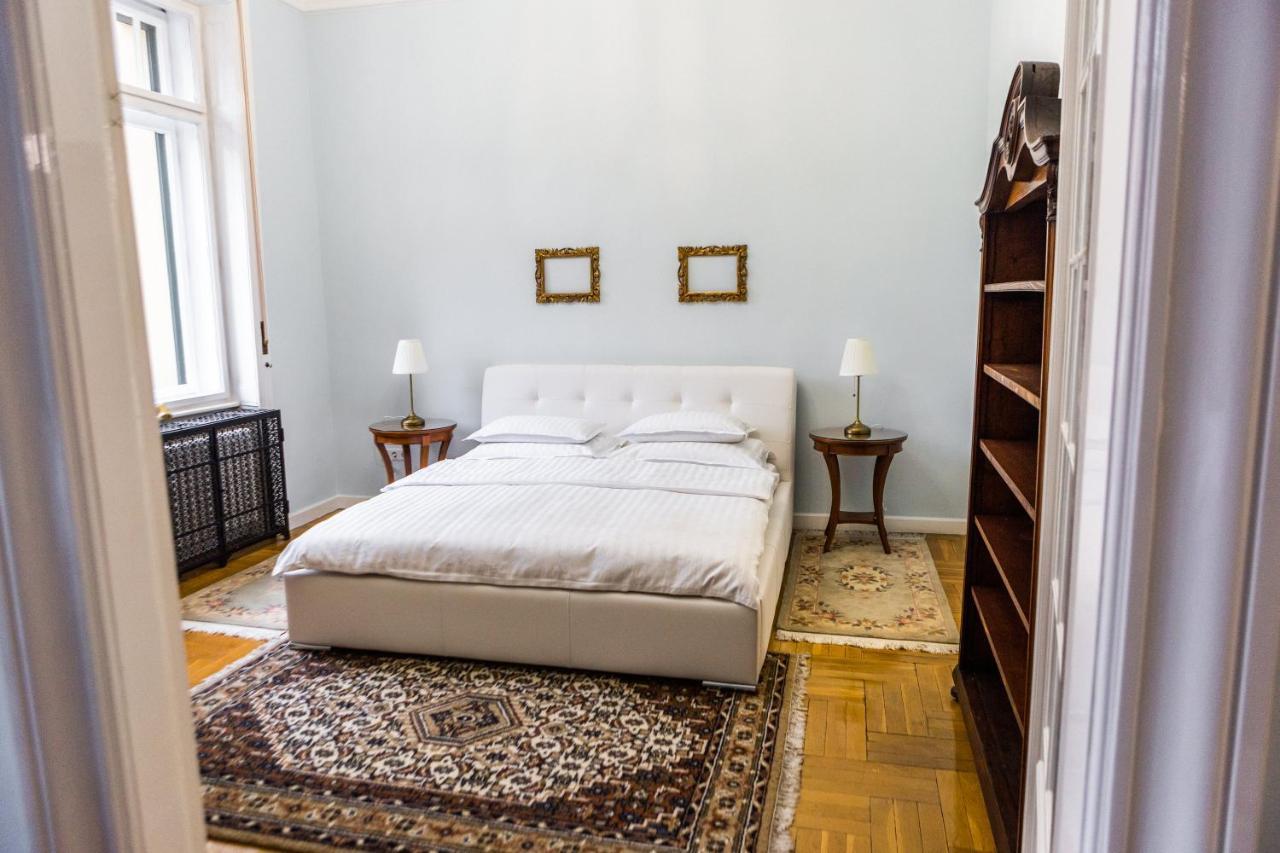 Luxury Downtown 3 Bedroom Apartment By Synagoge With Beautiful View Budapest Exterior foto